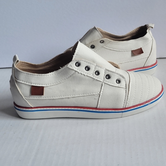 Women's Slip On  Fashion Sneackers - Picture 3 of 12